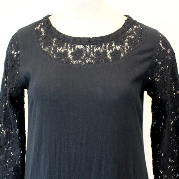 Elegant Black Lace Midi Dress - Picture 3 of 12